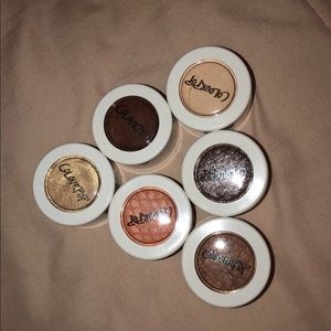 Single eyeshadows